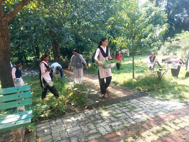 सेवा संकल्प अभियान में छात्राओं ने दिया सामाजिक जागरूकता का संदेश