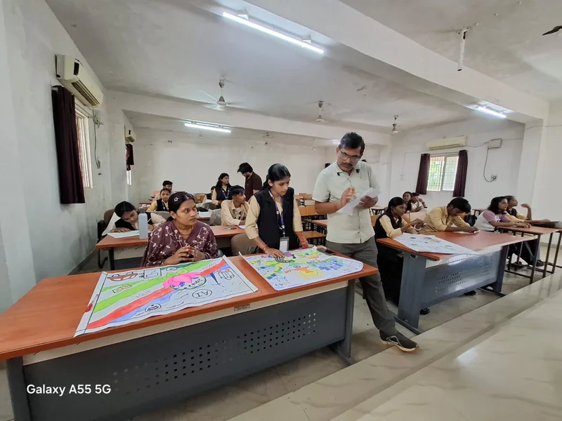 शासकीय तिलक महाविद्यालय में‘मेरे सपनों का भारत’ विषय पर भाषण एवं चित्रकला प्रतियोगिता आयोजित
