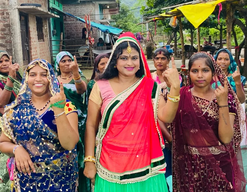 शत-प्रतिशत मतदान के लिए ब्रांड एंबेसडर सारिका घारू का अनोखा मतदाता जागरूकता अभियान